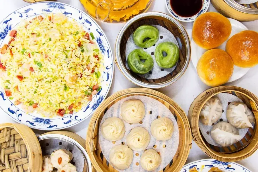 Uma variedade de pratos dim sum no restaurante Yank Sing, em São Francisco.